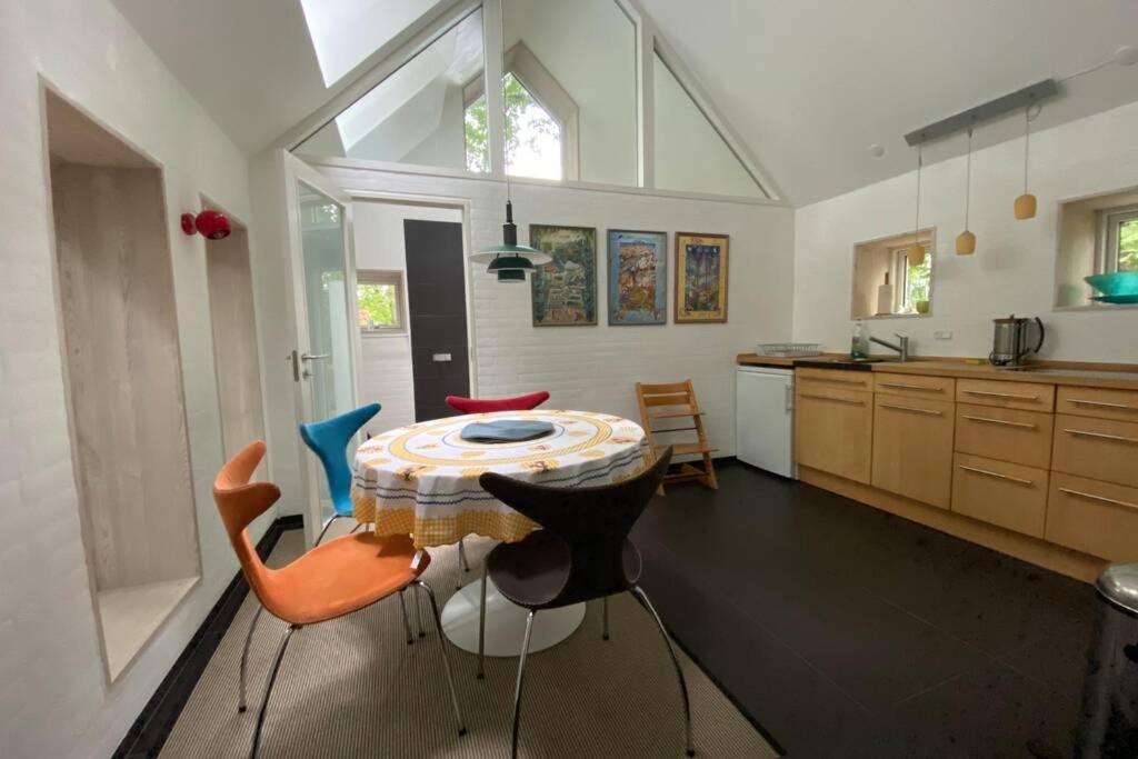 Oak Cottage Near Ronne & Beach 外观 照片