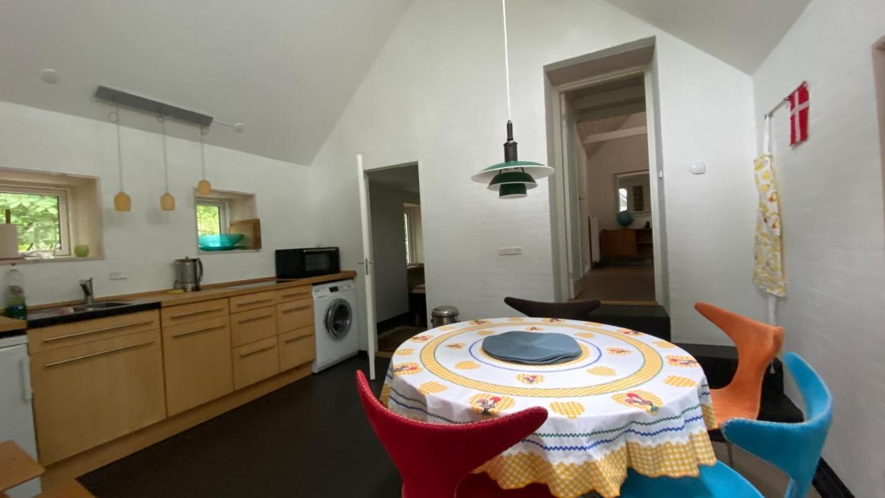 Oak Cottage Near Ronne & Beach 外观 照片